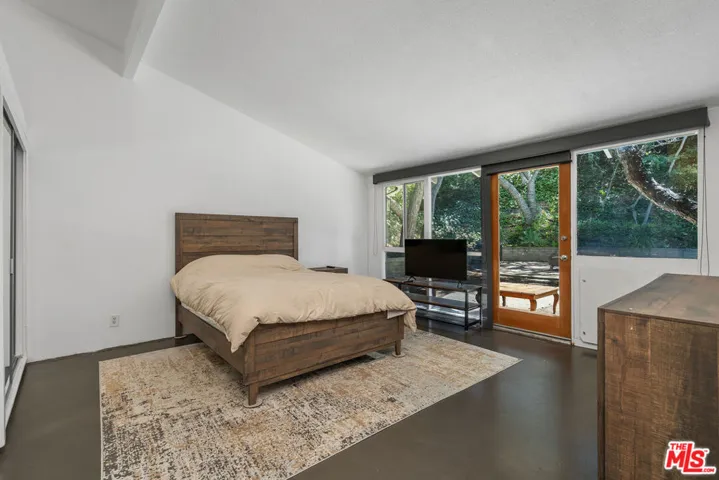3641 Woodcliff Road, Los Angeles, California 91403