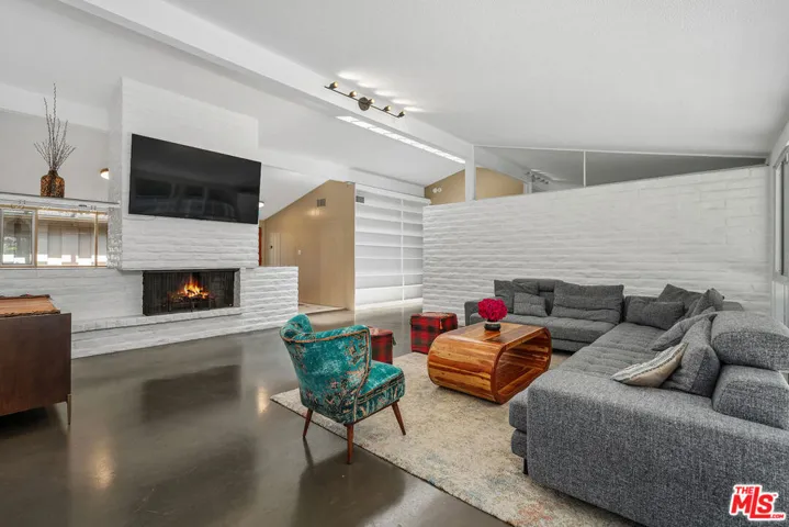 3641 Woodcliff Road, Los Angeles, California 91403