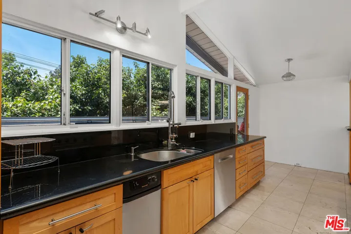 3641 Woodcliff Road, Los Angeles, California 91403