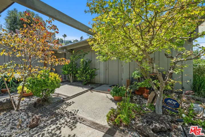 3641 Woodcliff Road, Los Angeles, California 91403
