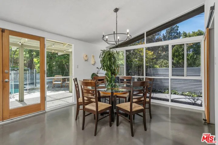 3641 Woodcliff Road, Los Angeles, California 91403