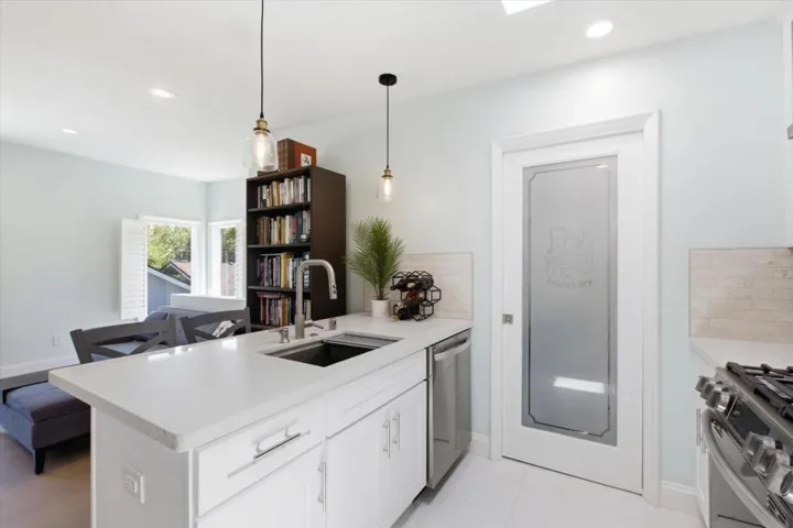 320 Center Street, Redwood City, California 94061