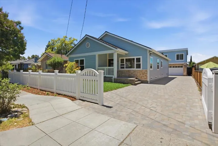 320 Center Street, Redwood City, California 94061