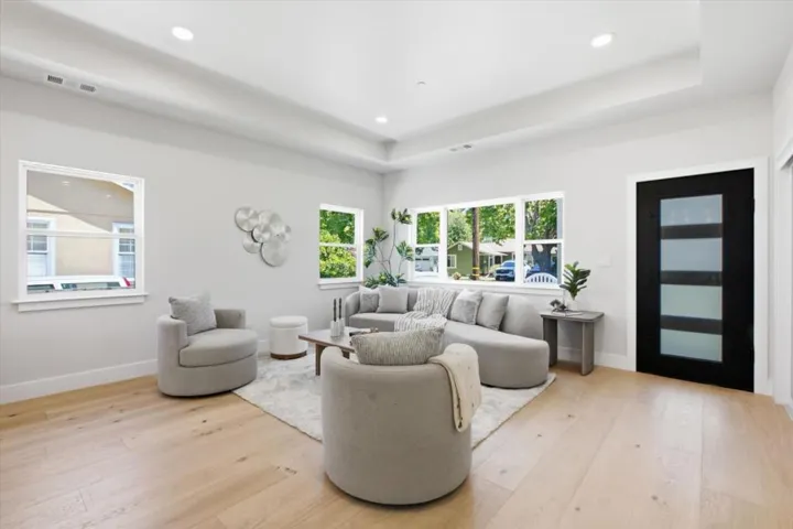 320 Center Street, Redwood City, California 94061