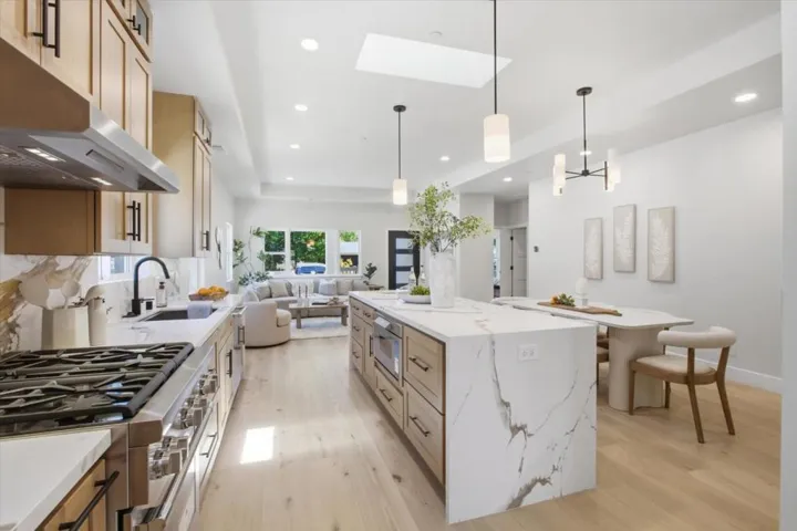 320 Center Street, Redwood City, California 94061