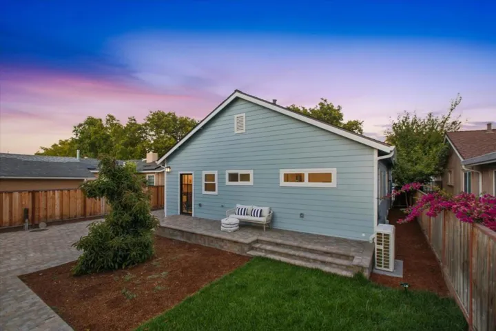 320 Center Street, Redwood City, California 94061