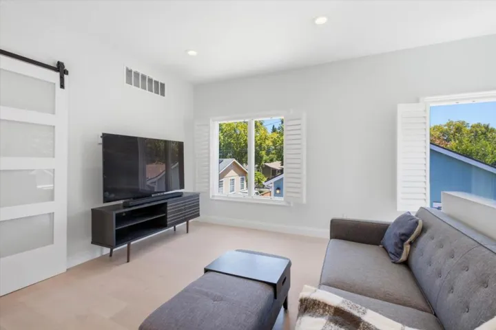 320 Center Street, Redwood City, California 94061