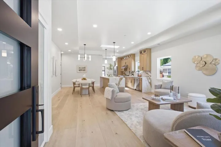 320 Center Street, Redwood City, California 94061
