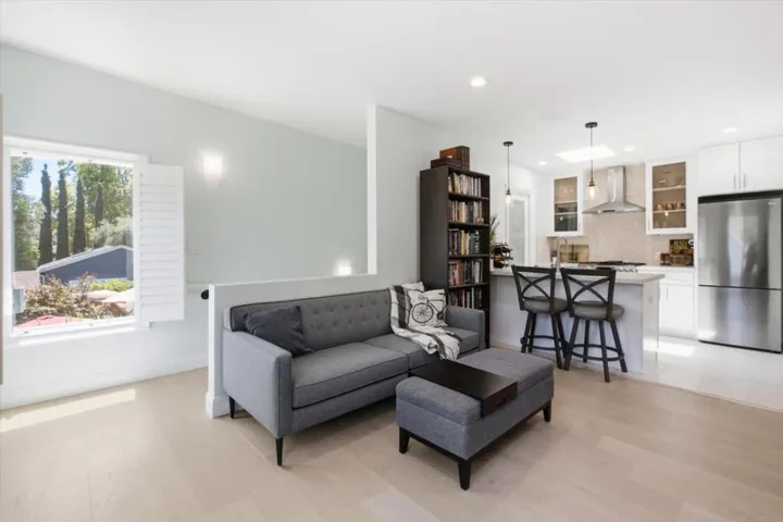 320 Center Street, Redwood City, California 94061