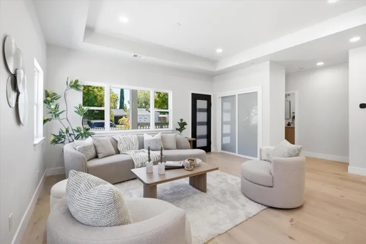320 Center Street, Redwood City, California 94061
