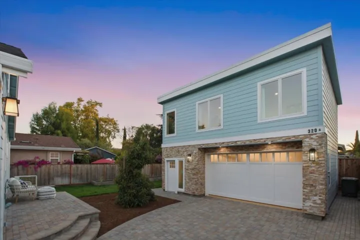320 Center Street, Redwood City, California 94061