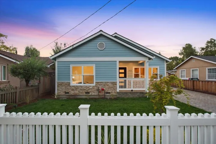 320 Center Street, Redwood City, California 94061