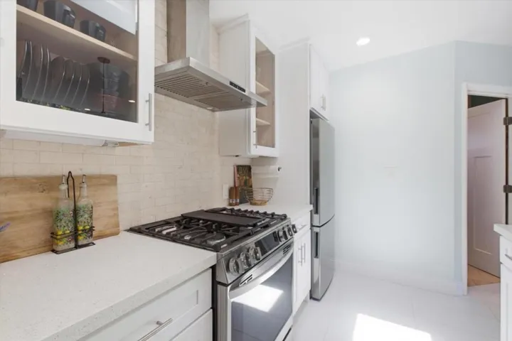320 Center Street, Redwood City, California 94061