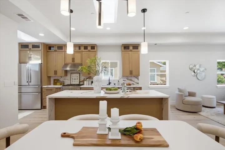 320 Center Street, Redwood City, California 94061