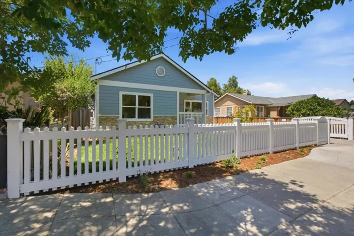 320 Center Street, Redwood City, California 94061
