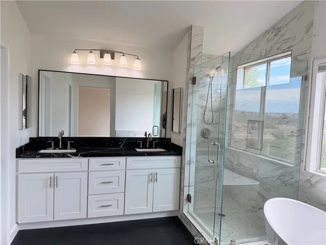 15 Field Point, Rancho Santa Margarita, California 92679