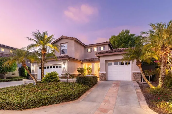 3048 Via Romaza, Carlsbad, California 92009