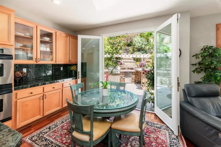 3048 Via Romaza, Carlsbad, California 92009