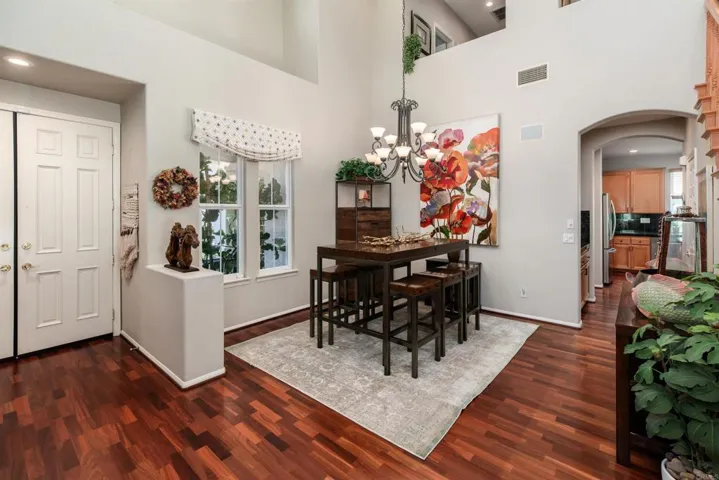 3048 Via Romaza, Carlsbad, California 92009