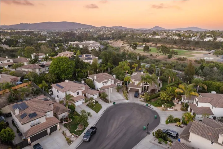 3048 Via Romaza, Carlsbad, California 92009