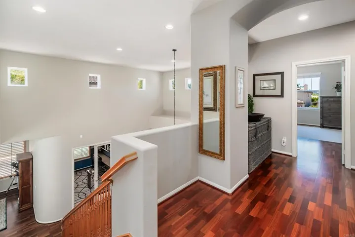 3048 Via Romaza, Carlsbad, California 92009