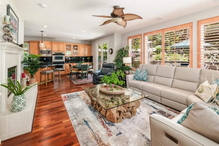 3048 Via Romaza, Carlsbad, California 92009