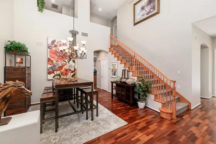 3048 Via Romaza, Carlsbad, California 92009