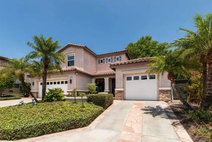 3048 Via Romaza, Carlsbad, California 92009