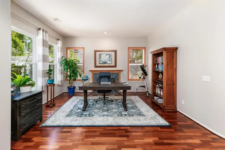 3048 Via Romaza, Carlsbad, California 92009