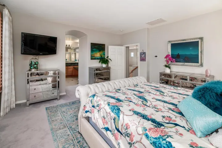 3048 Via Romaza, Carlsbad, California 92009