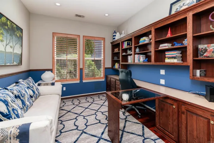 3048 Via Romaza, Carlsbad, California 92009