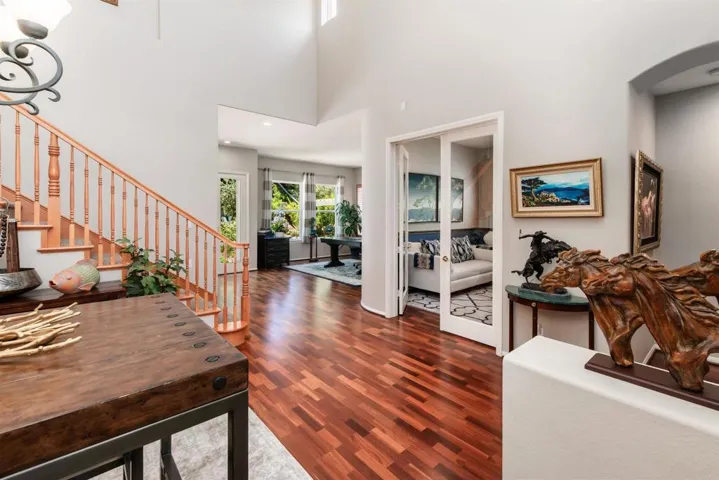 3048 Via Romaza, Carlsbad, California 92009