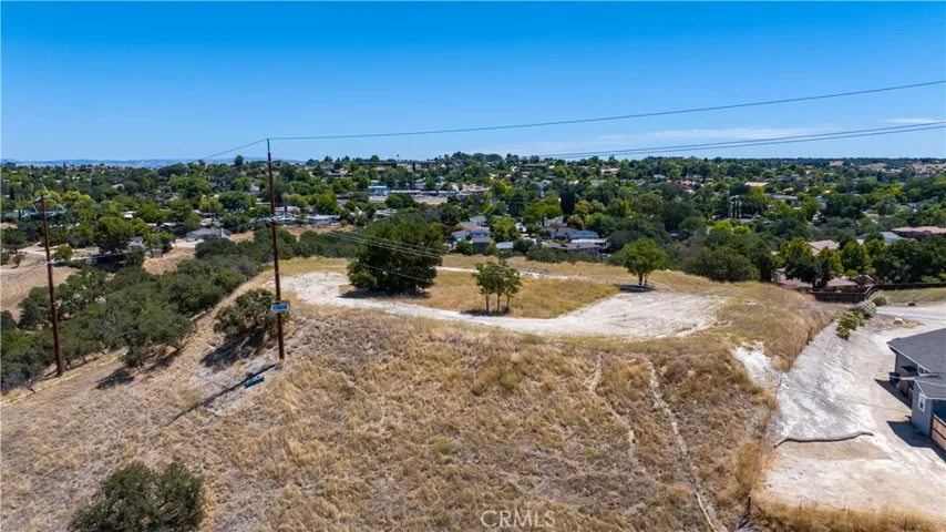0 Navajo/river, Paso Robles, California 93446