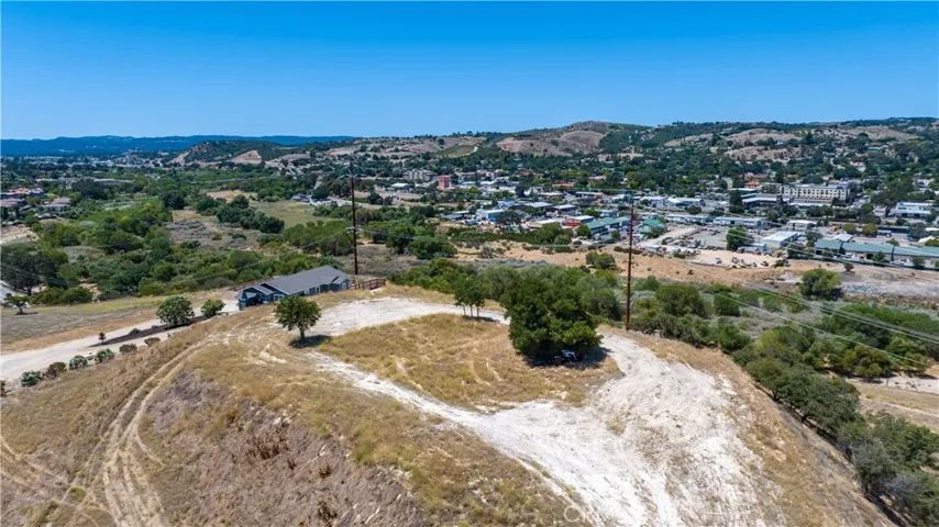 0 Navajo/river, Paso Robles, California 93446