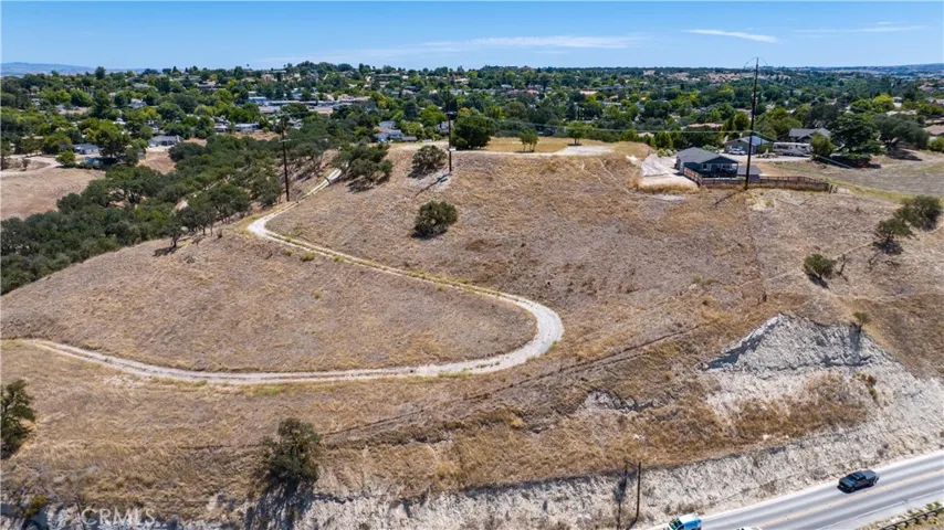 0 Navajo/river, Paso Robles, California 93446