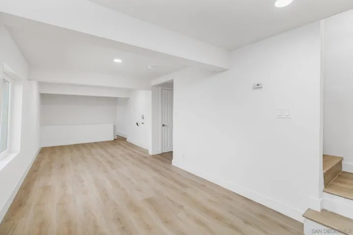 866 Merlin Dr, San Diego, California 92114