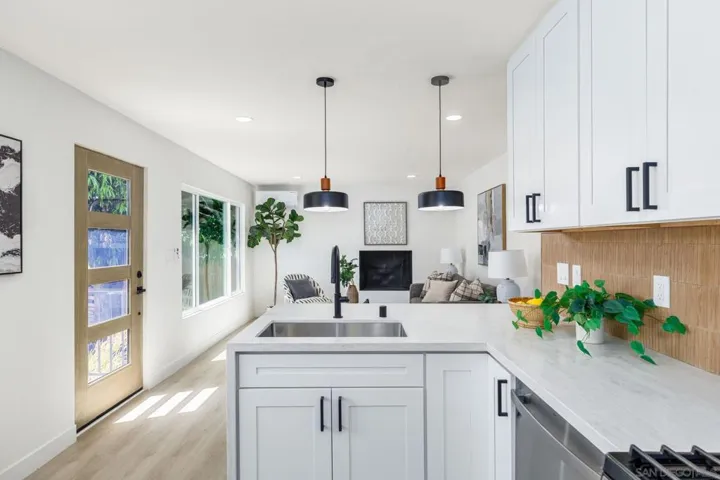 866 Merlin Dr, San Diego, California 92114