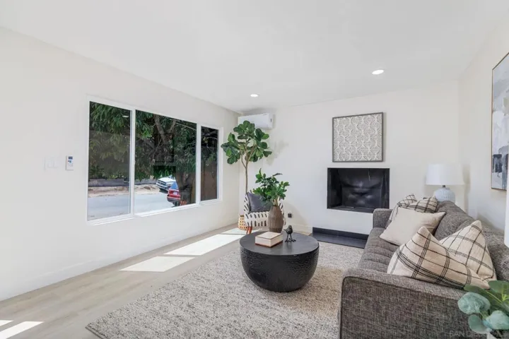 866 Merlin Dr, San Diego, California 92114