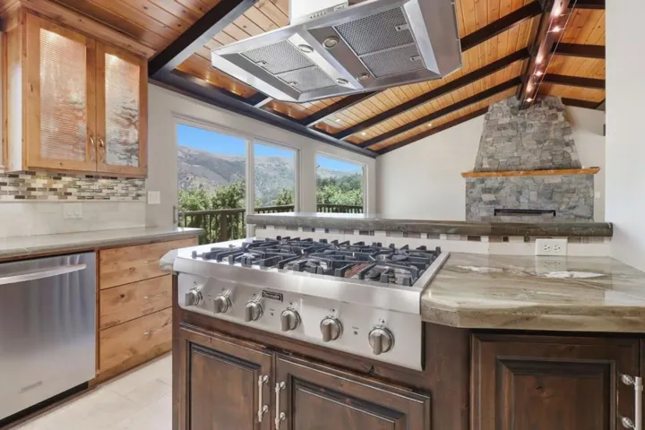 17200 Copper Hill Drive, Morgan Hill, California 95037
