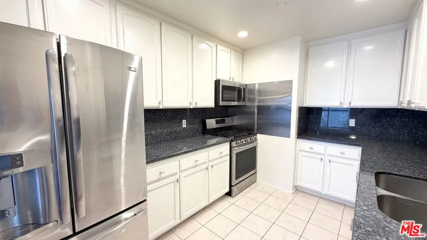 956 S Wilton Place 401, Los Angeles, California 90019