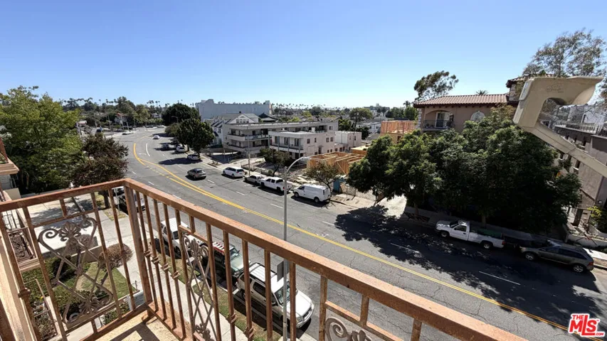 956 S Wilton Place 401, Los Angeles, California 90019
