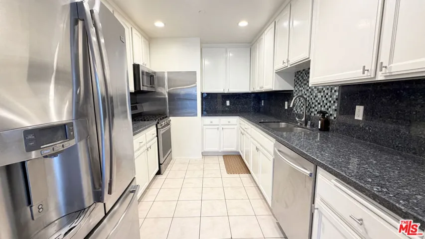 956 S Wilton Place 401, Los Angeles, California 90019