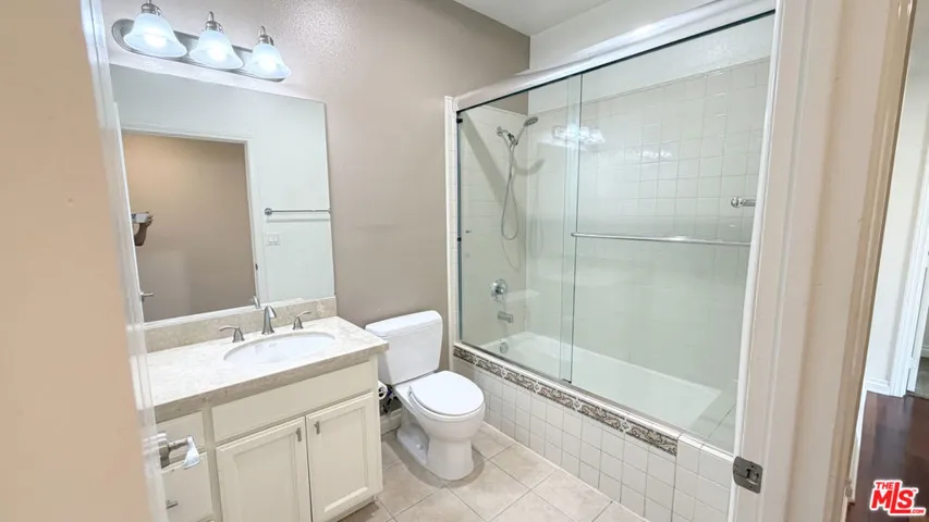 956 S Wilton Place 401, Los Angeles, California 90019