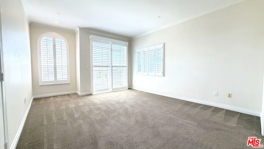 956 S Wilton Place 401, Los Angeles, California 90019