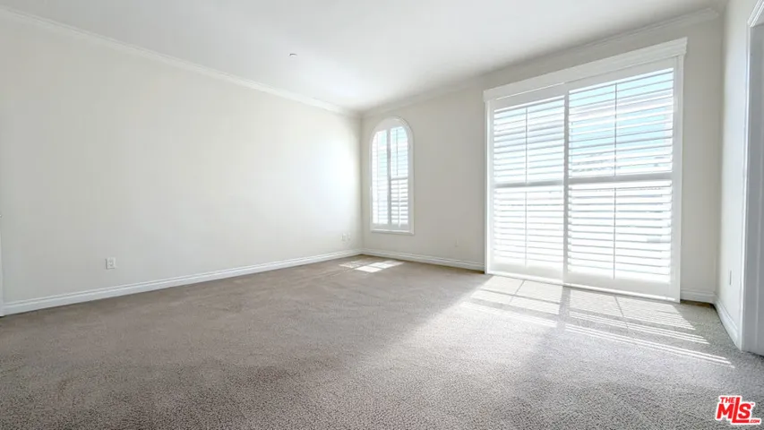 956 S Wilton Place 401, Los Angeles, California 90019