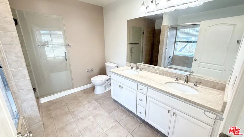 956 S Wilton Place 401, Los Angeles, California 90019