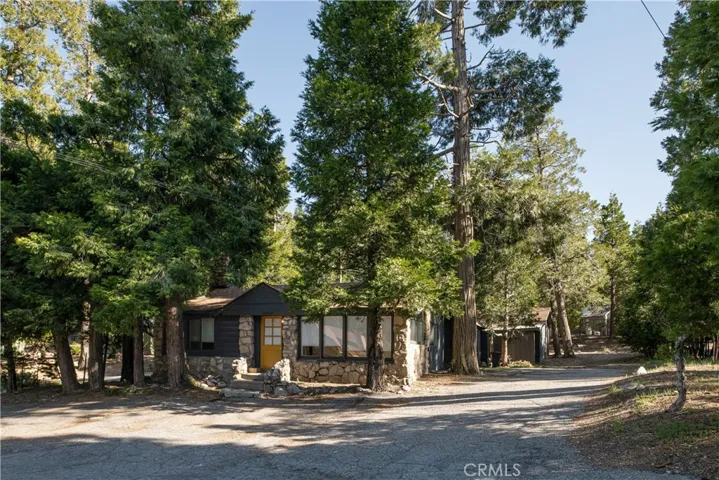 25807 State Highway 189, Twin Peaks, California 92391