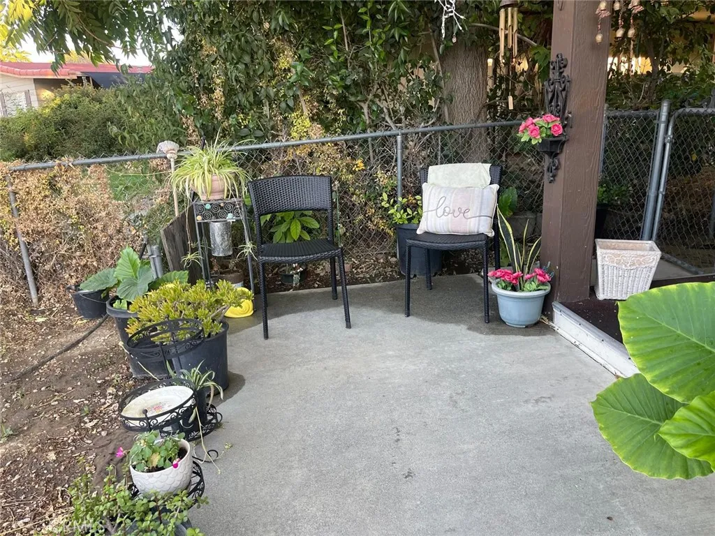 26205 Frazier, Hemet, California 92544 — photo 5