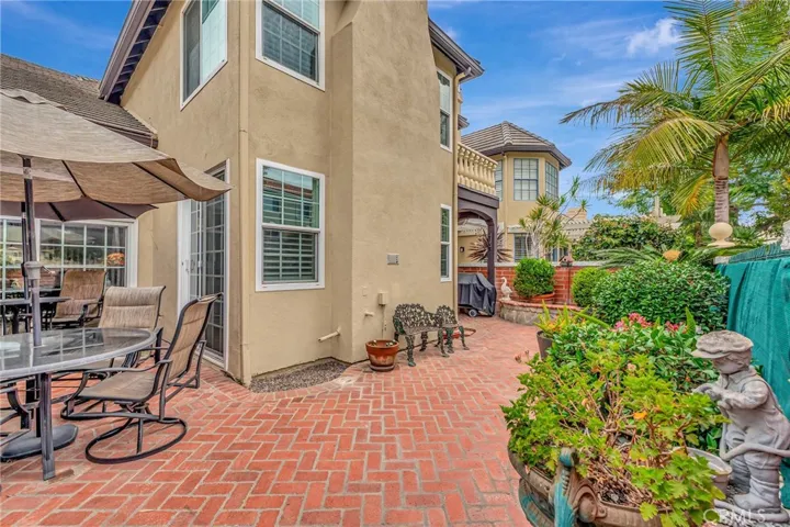 6146 Eaglecrest Drive, Huntington Beach, California 92648