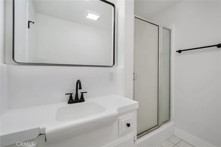 125 E Buckthorn, Inglewood, California 90301